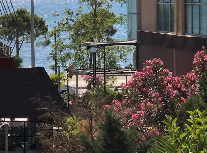 Lungomare Apartment