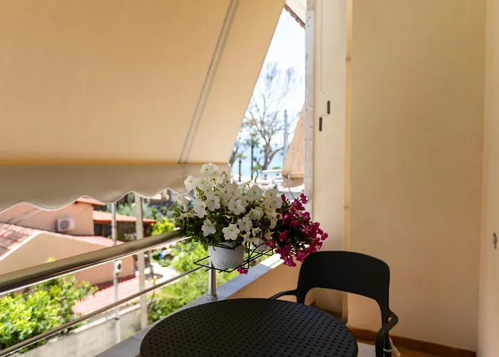 Lungomare Apartments