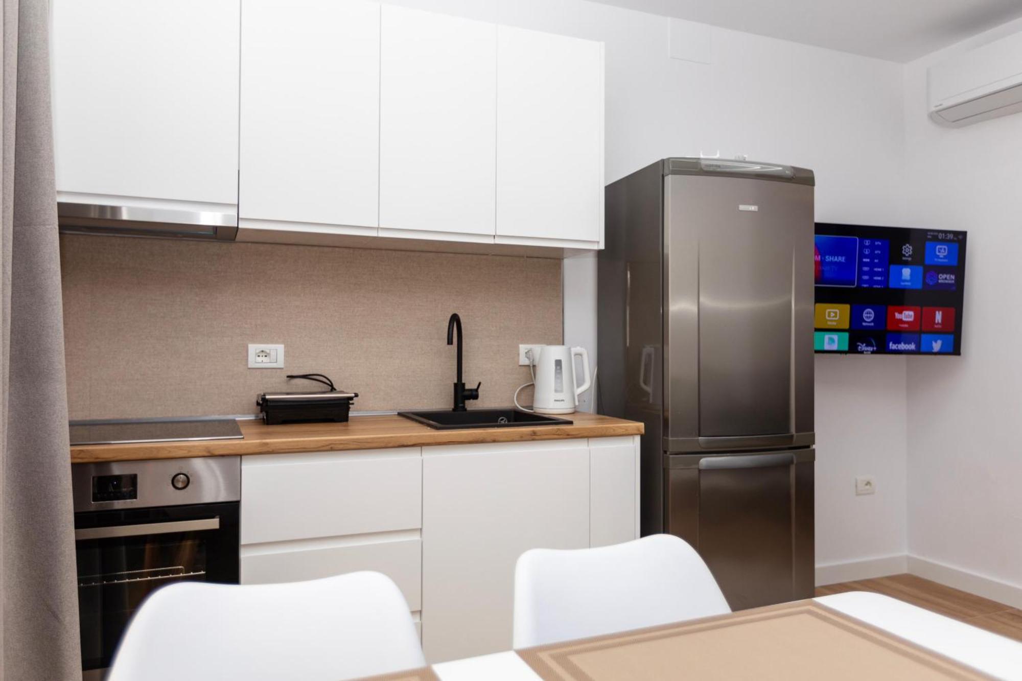 Lungomare Appartement *